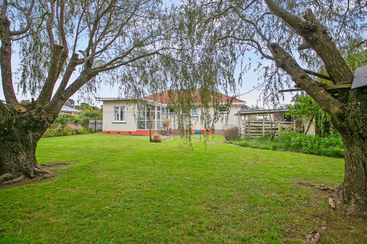 155 Seaview Road, Westown, New Plymouth - Carousel 18