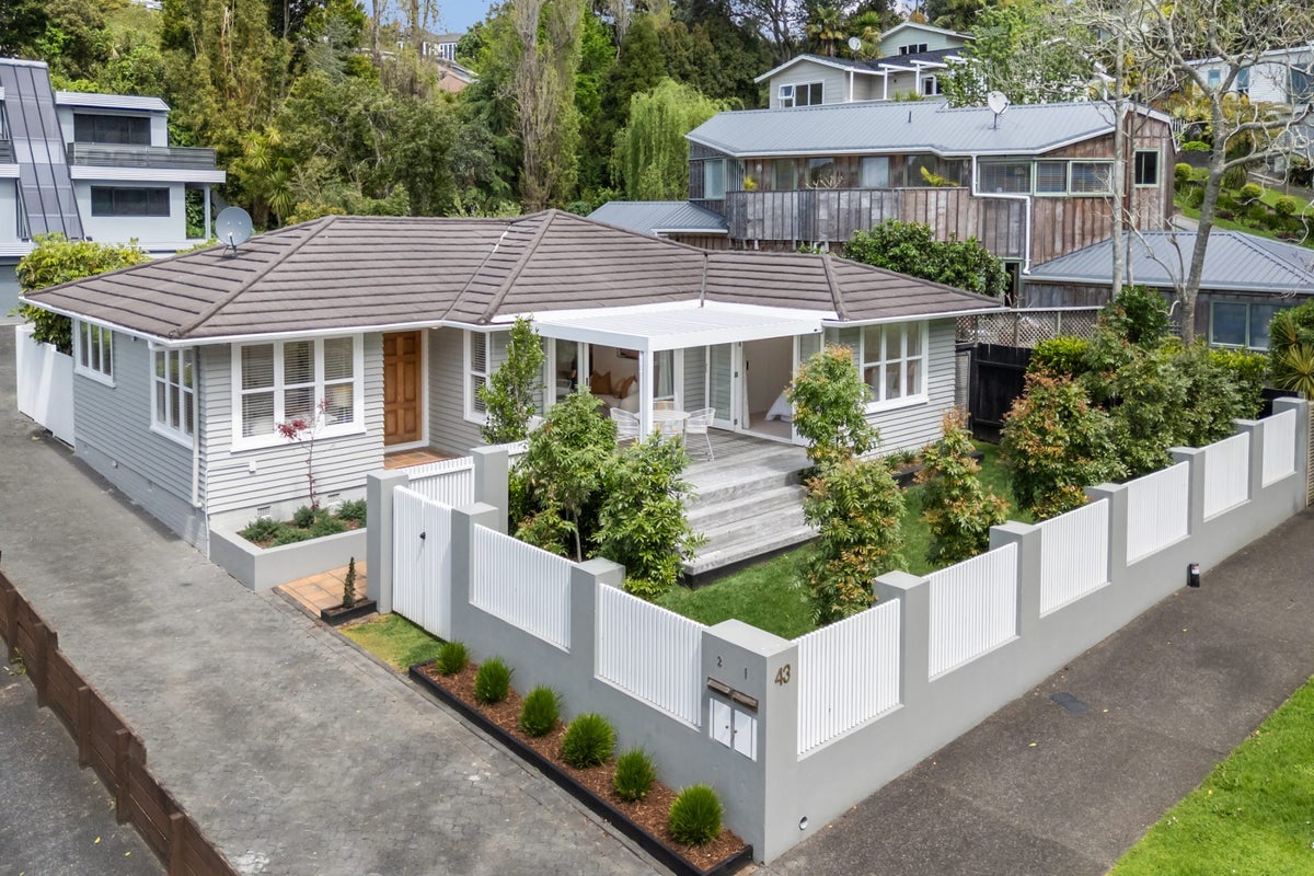 1/43 Southern Cross Road, Kohimarama, Auckland - Carousel 1