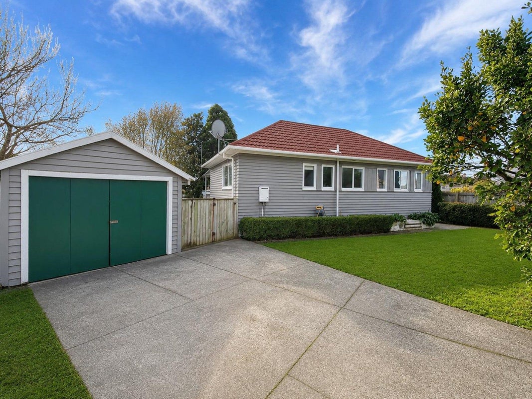 6 Clovelly Street, Brooklands, New Plymouth - Carousel 14