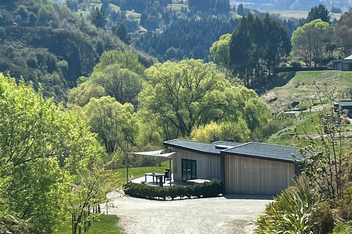 362 Tucker Beach Road, Queenstown Hill, Queenstown - Carousel 1