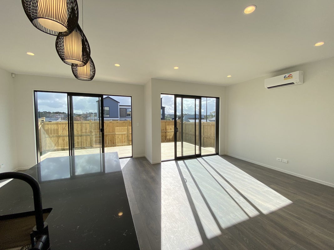 118 Waekahu Road, Westgate, Auckland - Carousel 2
