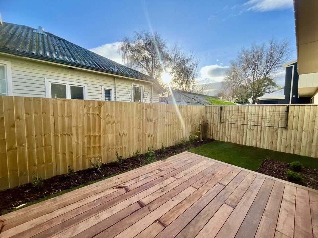1/32 Allard Street, Edgeware, Christchurch - Carousel 16