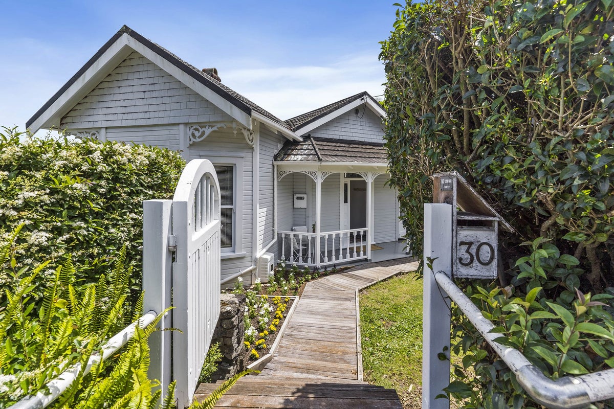 30 Valley Road, Mount Eden, Auckland - Carousel 1