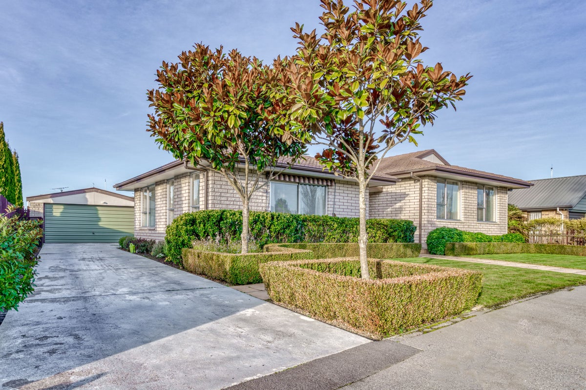 15 Mulberry Place, Redwood, Christchurch - Carousel 2