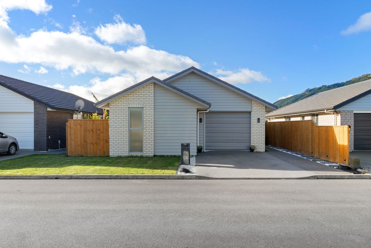 29 Pohe Street, Waikanae - Carousel 1