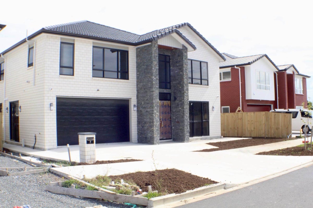 7 Uki Way, Flat Bush, Auckland - Carousel 2
