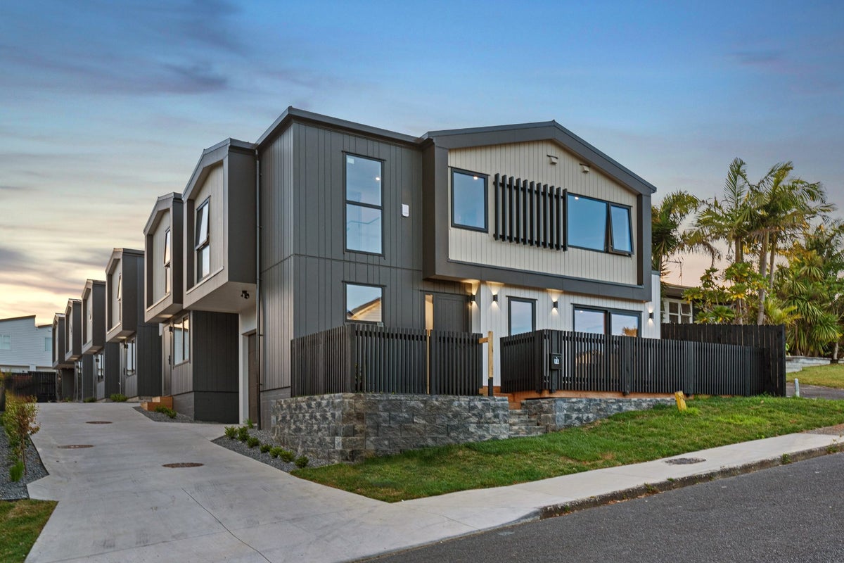 9B O'Donn Avenue, Beach Haven, Auckland - Carousel 1