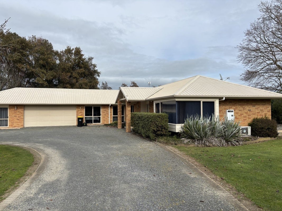 46 Middle Road, Rukuhia, Hamilton - Carousel 1