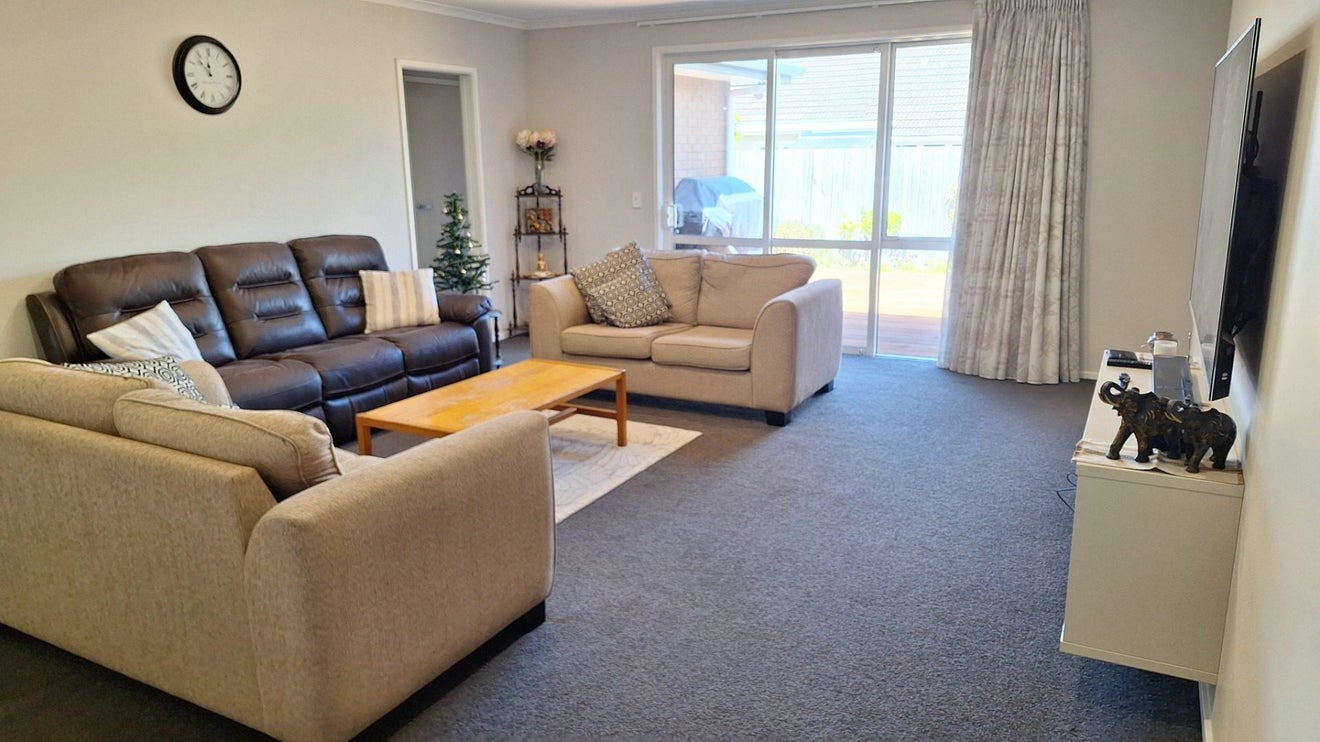 18 Poulson Grove, Trentham, Upper Hutt - Carousel 2