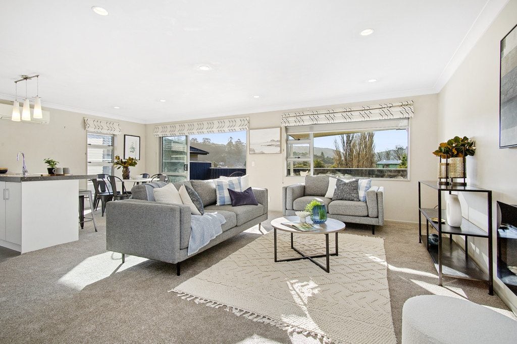 15 Speldhurst Grove, Stokes Valley, Lower Hutt - Carousel 2