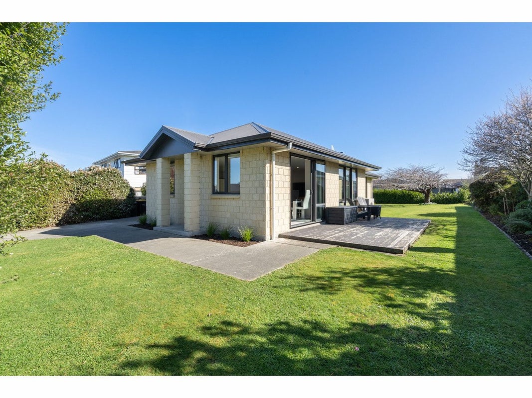 37 Vogel Place, Waikiwi, Invercargill - Carousel 1