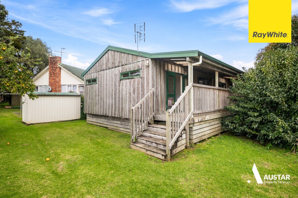 60 Cobham Crescent, Kelston, Auckland - Carousel 2
