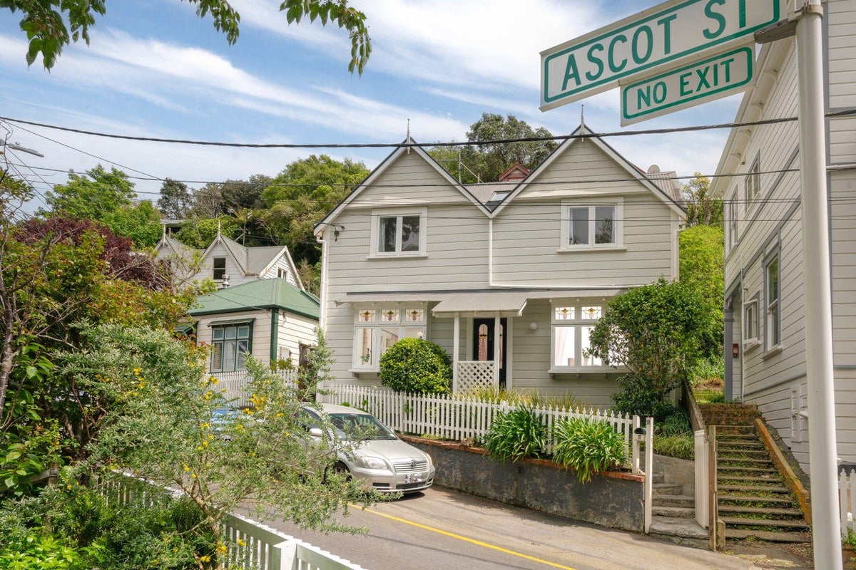 2 Ascot Street, Thorndon, Wellington - Carousel 1