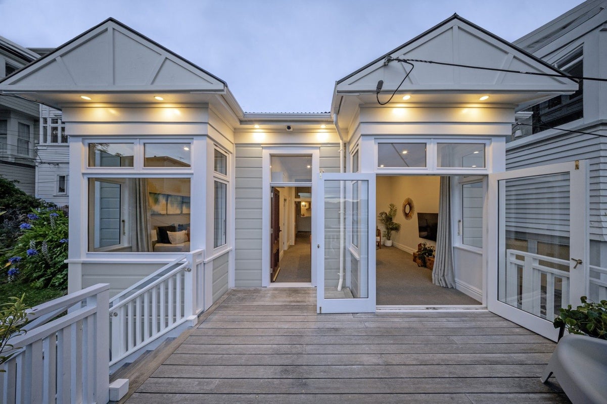 4 Telford Terrace, Oriental Bay, Wellington - Carousel 2