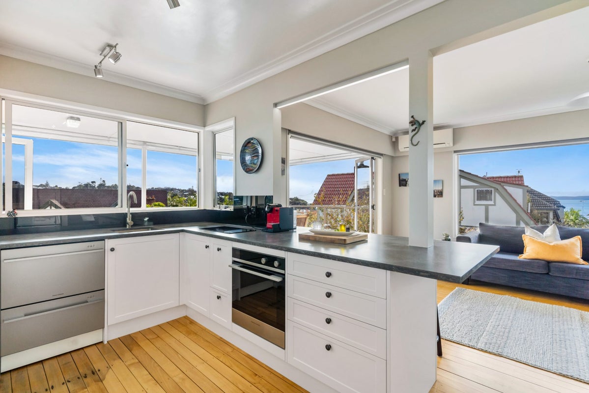 3 Sea View Terrace, Cockle Bay, Auckland - Carousel 2