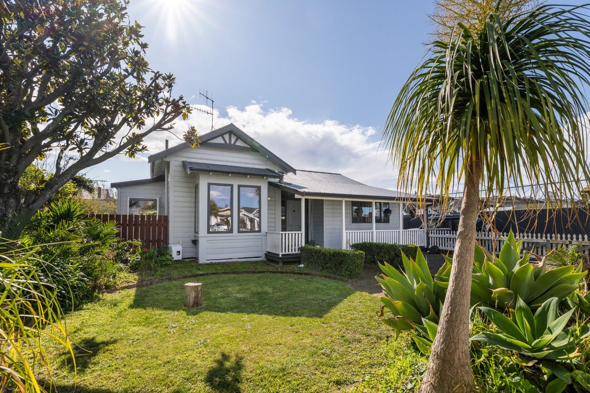 23 Kennedy Road, Napier South, Napier, Hawke's Bay - Carousel 1