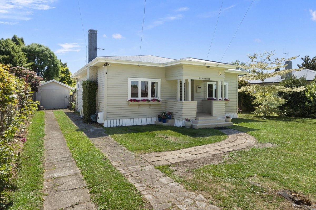 49 Brookfield Street, Hamilton East, Hamilton - Carousel 2