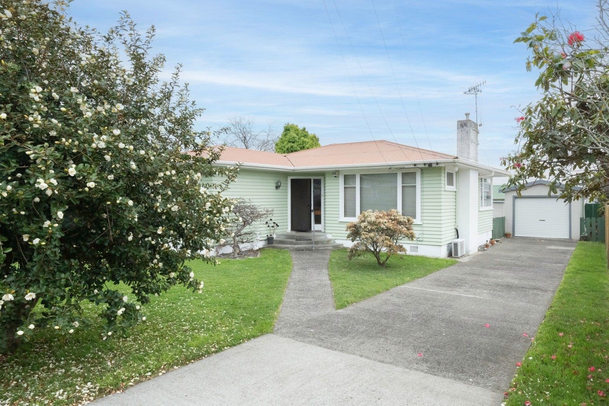 13 Tawa Street, Levin, Levin - Carousel 1