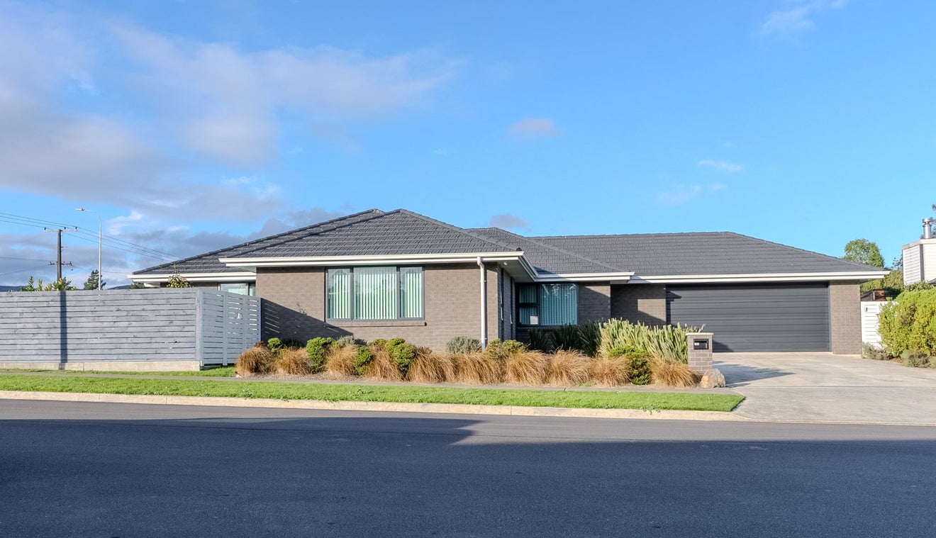 1 Monarch Drive, Ashhurst, Ashhurst - Carousel 1