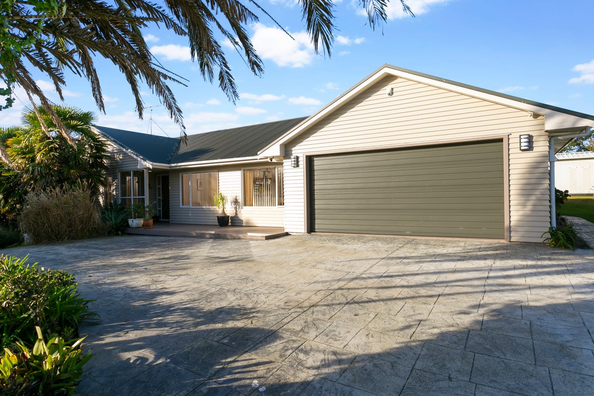327 Amreins Road, Henderson - Carousel 2
