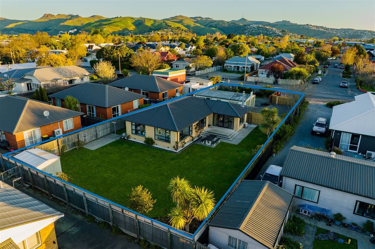 327 Ferry Road, Waltham, Christchurch - Carousel 2