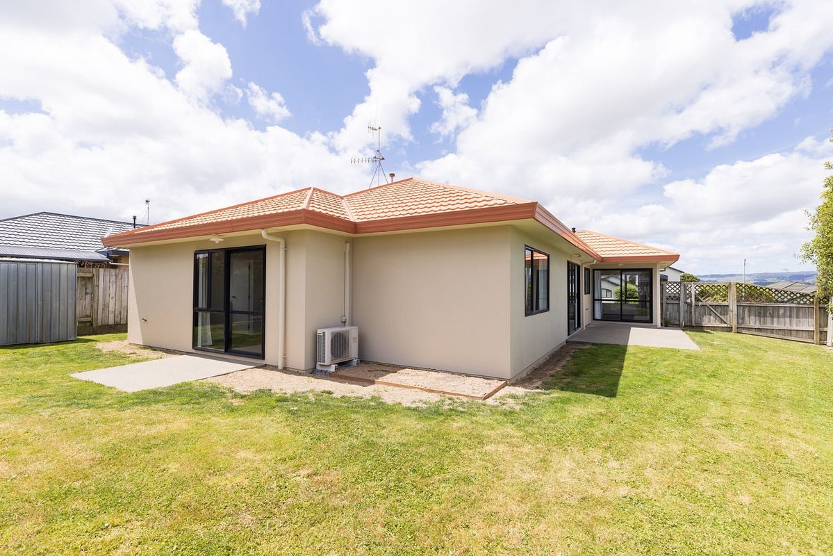 21 Logan Way, Kelvin Grove, Palmerston North - Carousel 11