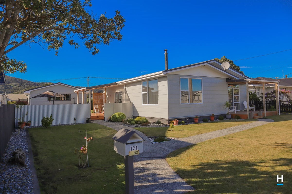 121 Blake Street, Blaketown, Greymouth - Carousel 1