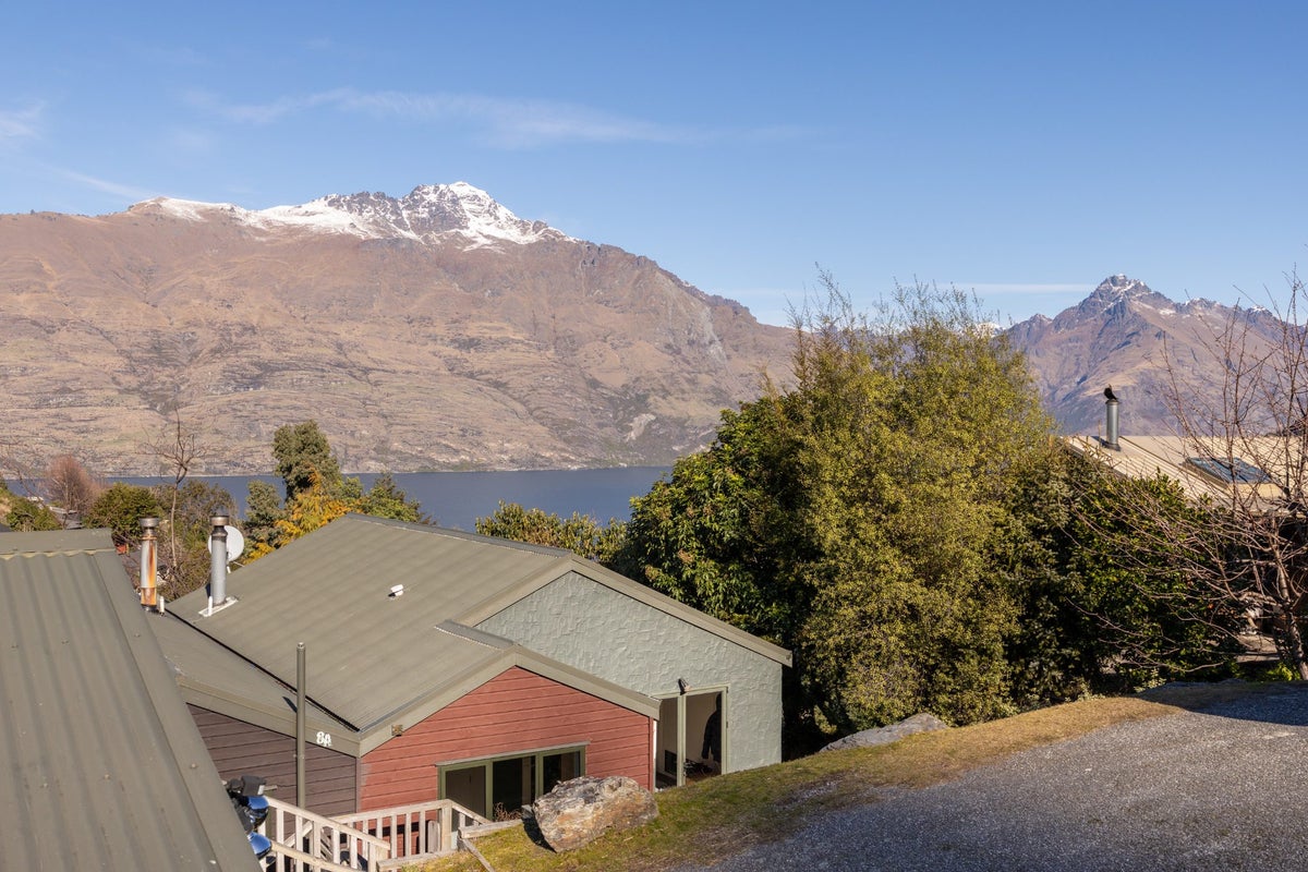 3 Wye Place, Fernhill, Queenstown - Carousel 2