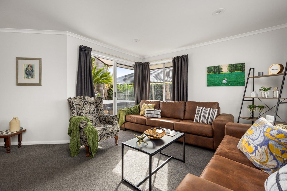 292 St Andrews Drive, Bethlehem, Tauranga - Carousel 2