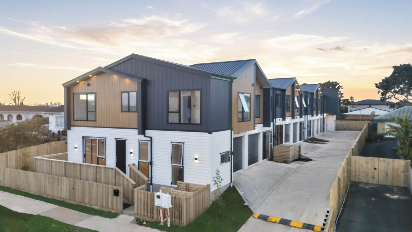 6/7 Reeves Avenue, Papatoetoe, Auckland - Carousel 1
