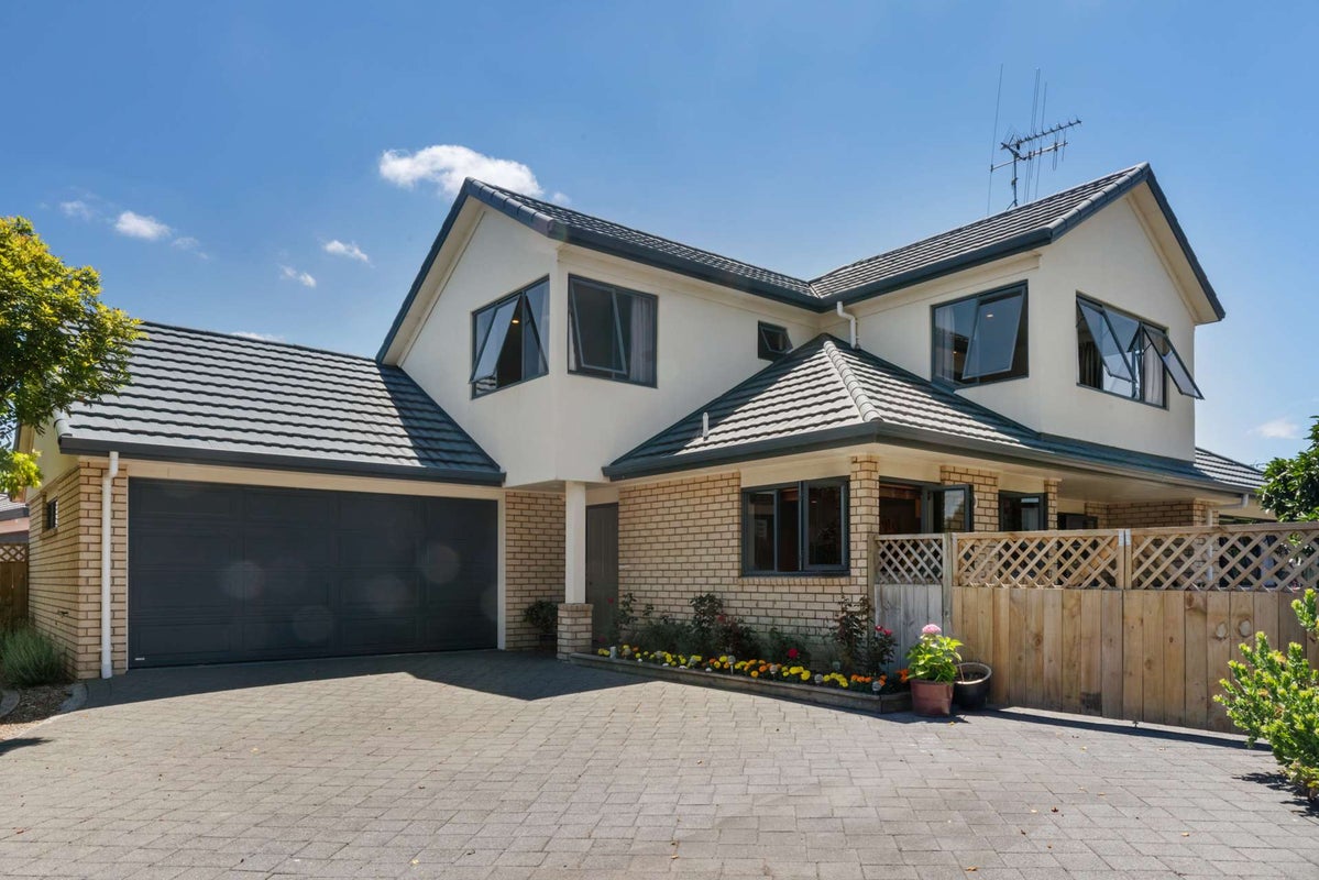 230 Thomas Road, Rototuna North, Hamilton - Carousel 1