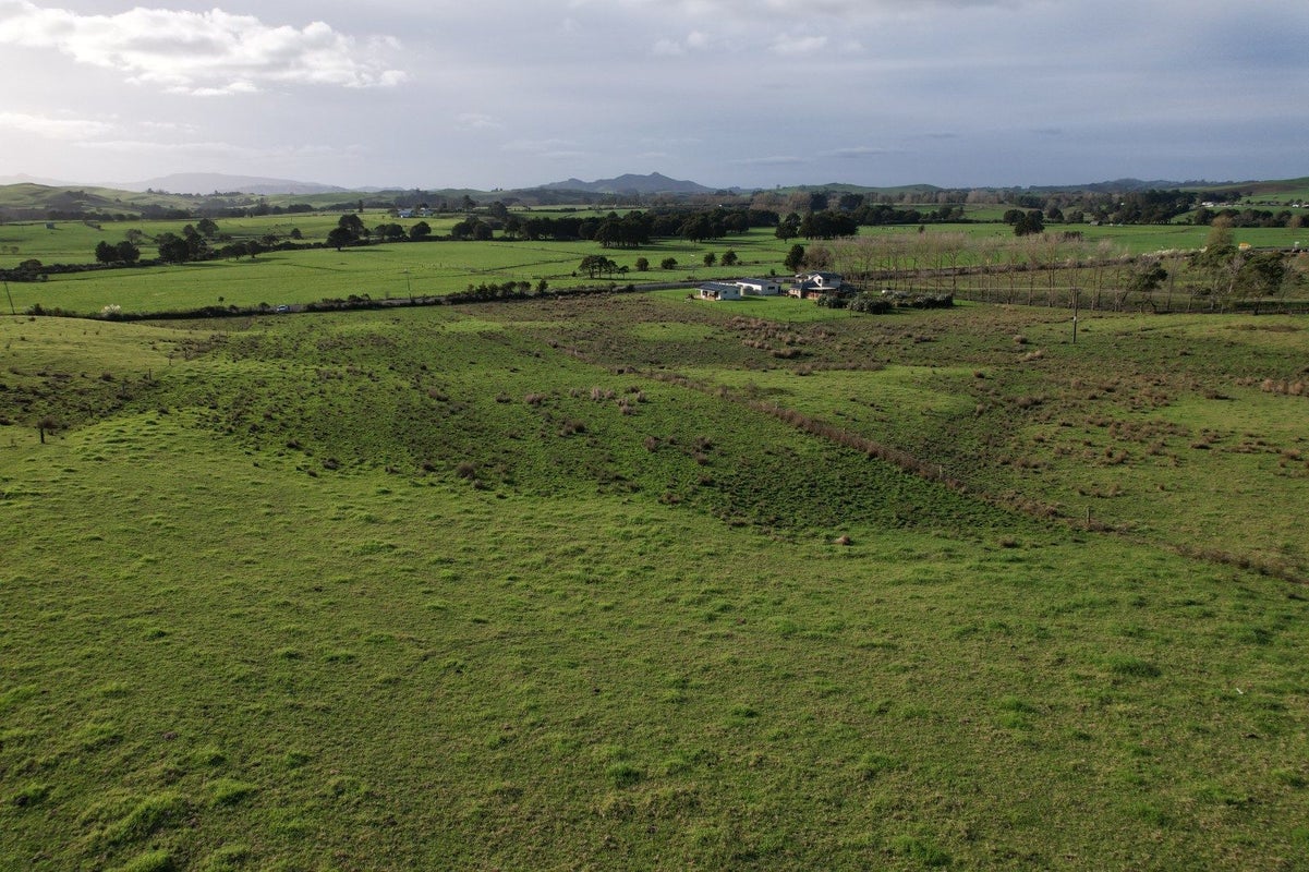 11 Mangakahia Road, Whangarei - Carousel 2