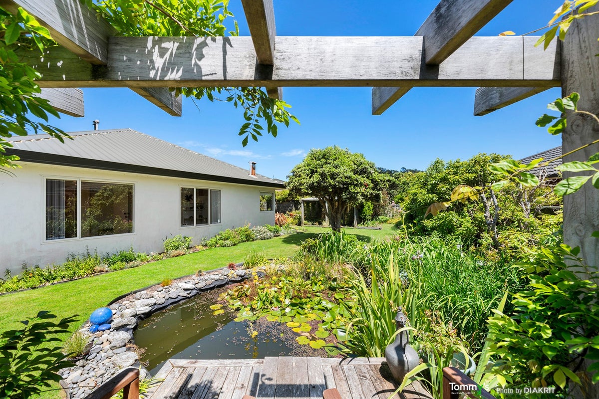 6 Lingard Grove, Brooklyn, Wellington - Carousel 1