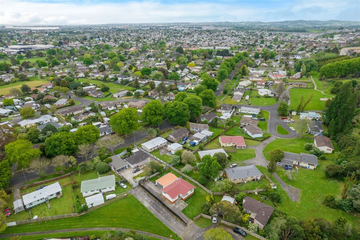 21 Chrisarda Place, Red Hill, Papakura - Carousel 13