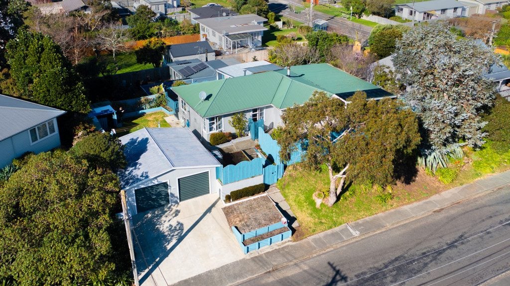 4 Francis Road, Paraparaumu Beach, Paraparaumu - Carousel 1