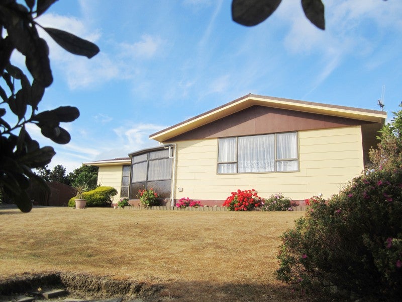 10 Takitimu Street, Waitarere Beach, Levin - Carousel 1