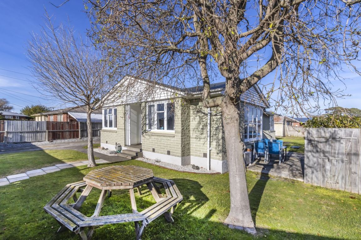 53 Lyndhurst Crescent, Aranui, Christchurch - Carousel 1