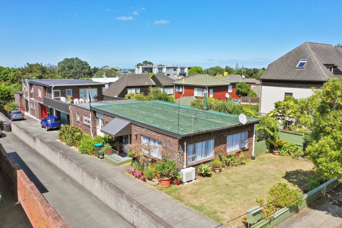 1/1 Haydn Avenue, Royal Oak, Auckland - Carousel 17