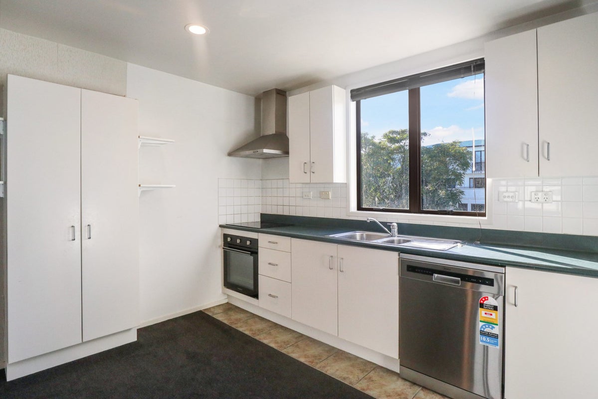 7/27 Rossmay Terrace, Kingsland, Auckland - Carousel 2