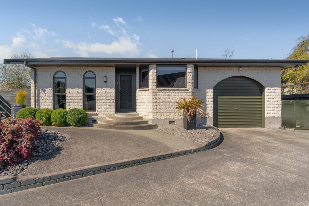 16 Rewa Place, Lansdowne, Masterton - Carousel 1