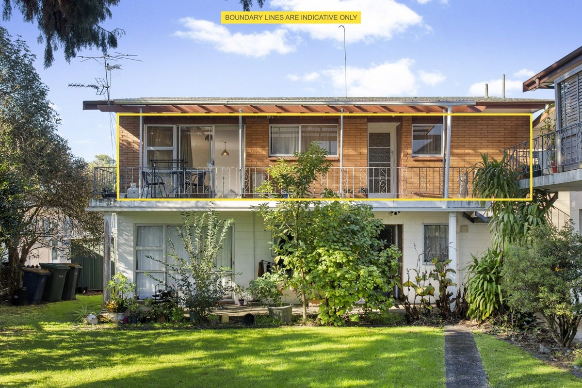 2/50 Te Kanawa Crescent, Henderson, Auckland - Carousel 1