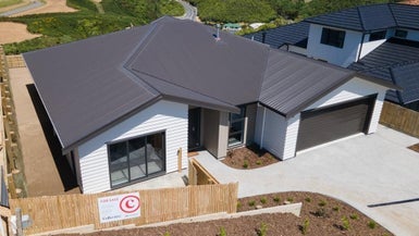 62 Farnworth Terrace, Glenside, Wellington - Carousel 1
