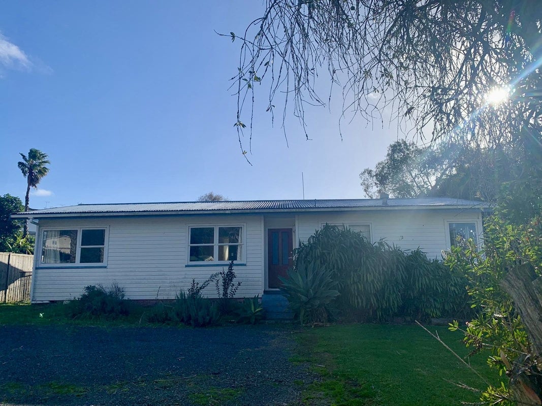 16 Abraham Place, Saint Johns, Auckland - Carousel 1