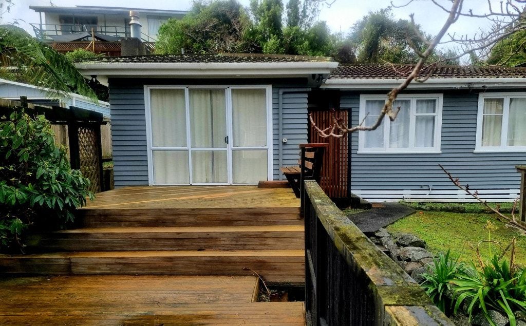 6A Bell Street, Tawa, Wellington - Carousel 2