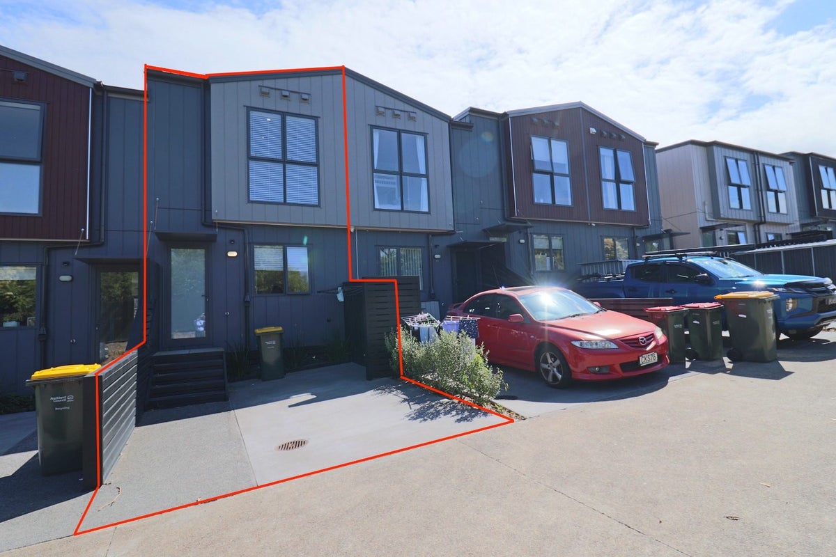34 Salvia Lane, Totara Park, Auckland - Carousel 1