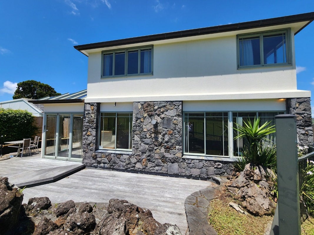 2/68 Campbell Road, One Tree Hill, Auckland - Carousel 1