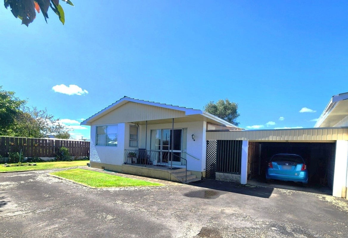 51D Nixon Street, Whanganui East, Whanganui - Carousel 1