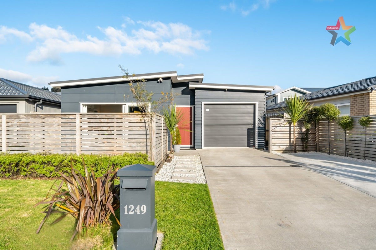 1249 Taita Drive, Taita, Lower Hutt - Carousel 1