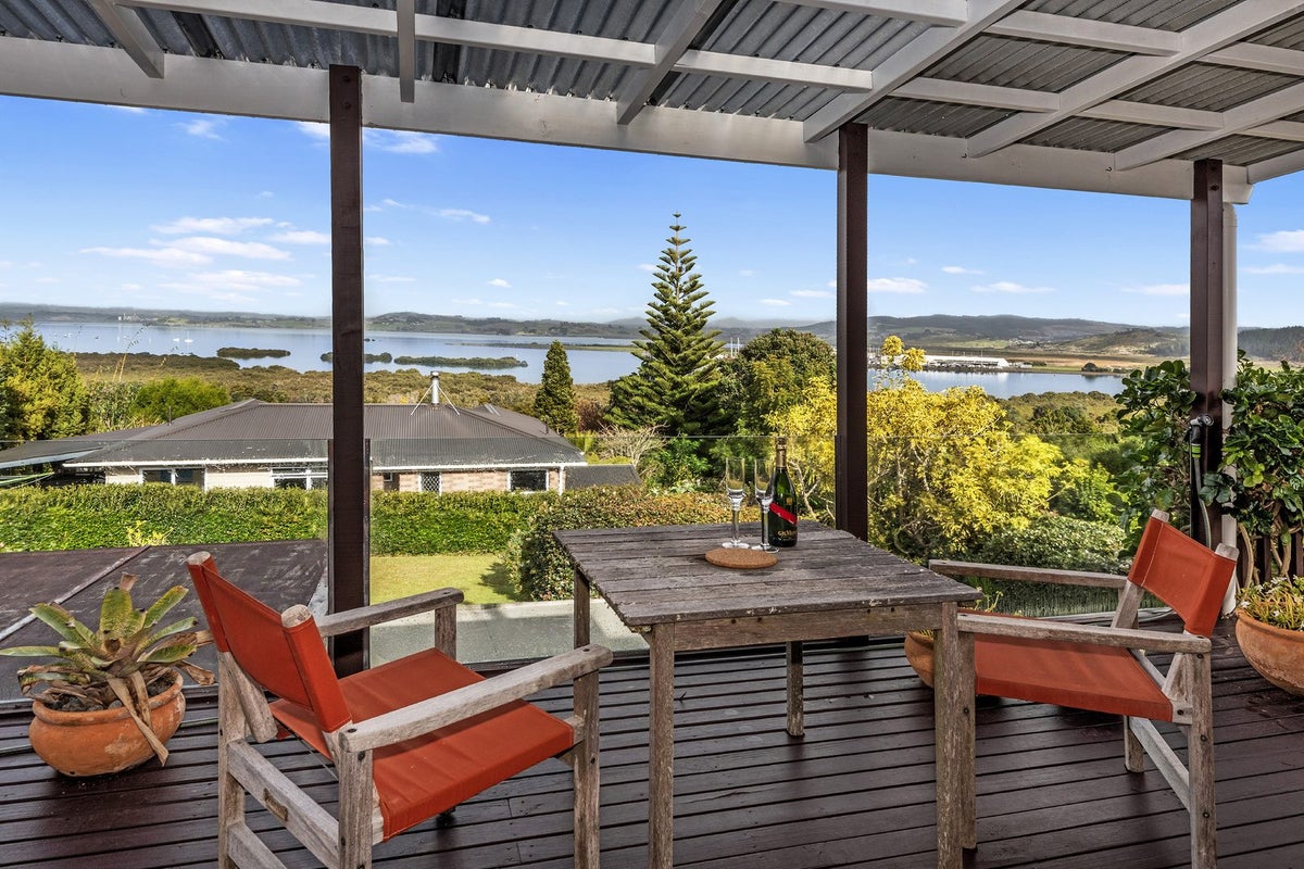 74 West View Crescent, Onerahi, Whangarei - Carousel 2