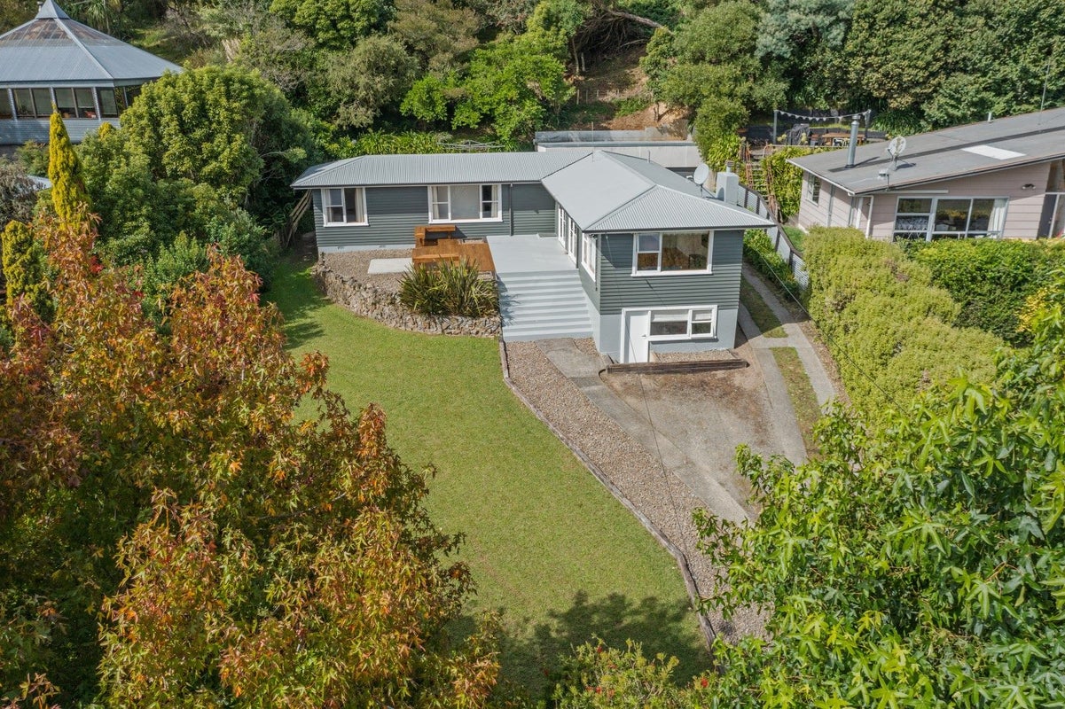 419 Aokautere Drive, Palmerston North - Carousel 2